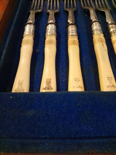 antique fish cutlery set in box