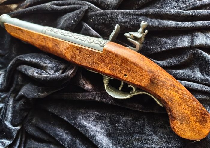 decorative 18th-century style flintlock pistol replica