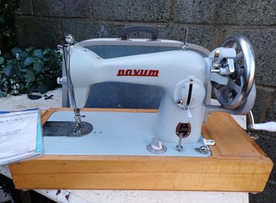1960s Novum Manual Sewing Machine
