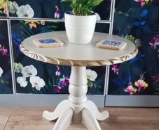 NICE side/Display table newly restyled