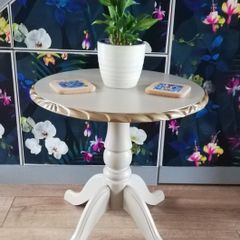 NICE side/Display table newly restyled