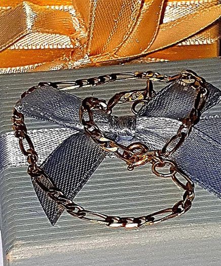 Pristine Vintage 9ct Gold Figaro Chain Bracelet