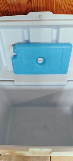 Rubbermaid Cooler box