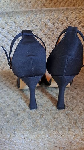 Closed Toe Black Heels...size 4