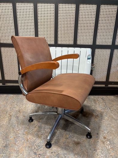 OLYMP 8000 adjustable Salon Chairs