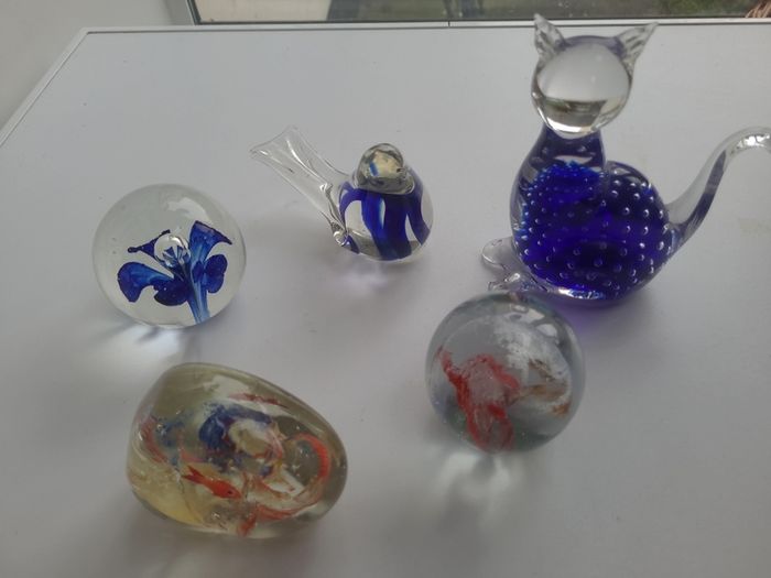 Stylish Vintage Paperweights x 5