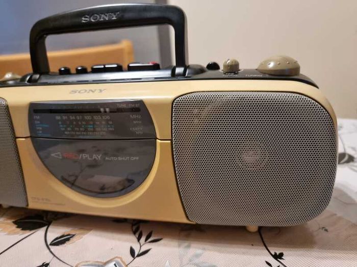 From 1992 Sony CFS-E10L, works perfect. See pictures.