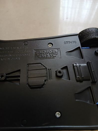 Pagani Zonda 1:24 Die-Cast - Opening Doors & Engine - Like New