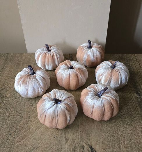 Set of 7 Halloween pumpkins Beige color