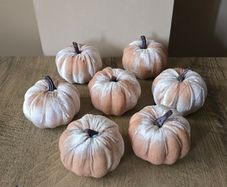 Set of 7 Halloween pumpkins Beige color
