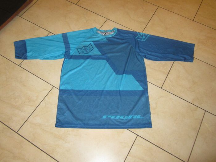 ROYAL  racing    size Large