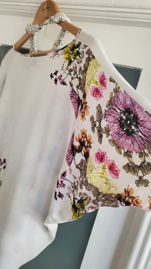M&S INDIGO floral top Sz 8 ( Fit 8-10UK)