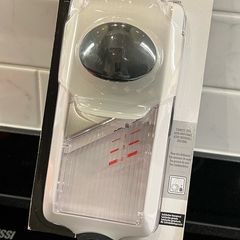 Good Grips - hand-held mandoline slicer