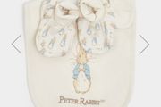 Peter rabbit bib and socks set new