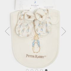 Peter rabbit bib and socks set new