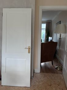 Solid internal door - white