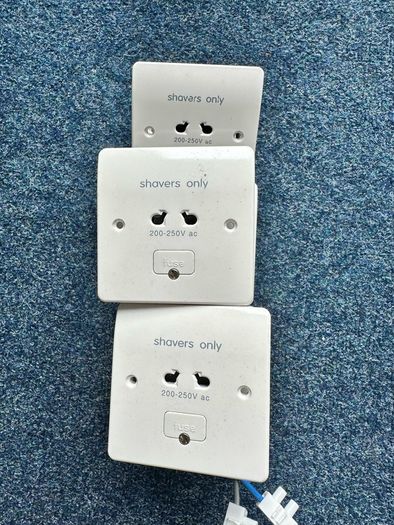MK by Honeywell F1210 WHI Shaver Socket White