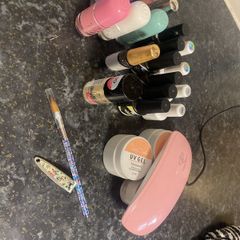 nail light and polish