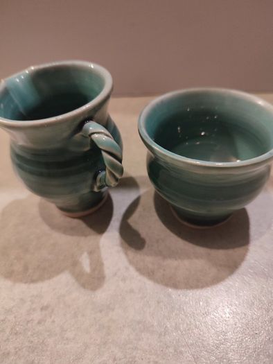 Lovely  Irish Set Of Suger And Milk Jug.