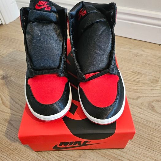 Air Jordan 1 High "Satin Bred 2023"  8.5UK