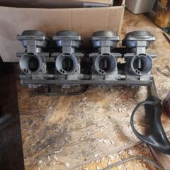 fzr 1000 carbs