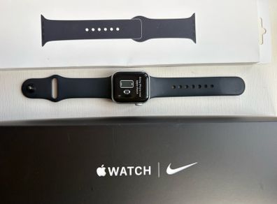 Apple Watch Nike Series 5 (40mm, Silver Aluminium) Boxed (Model A2092)