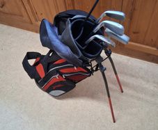 Golf Clubs. Spalding Golf Set For Junior Golfer. Collect In Dublin Or Receive Via Post.