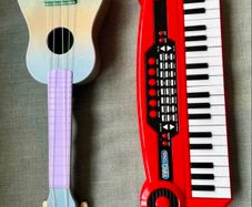 Electronic piano keyboard 37 keys red + toddler guitar