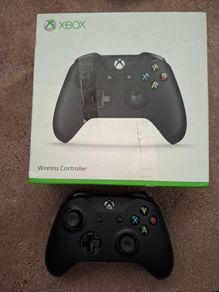 Xbox Controller with box model 1708