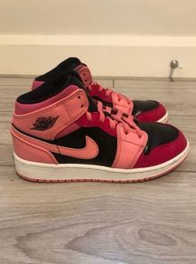Jordan 1 Mid - Coral Chalk