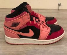 Jordan 1 Mid - Coral Chalk