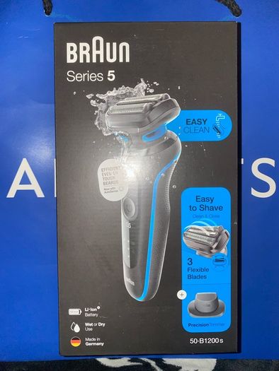 Braun Series 5 electric shaver with precision trimmer wet & dry brand new