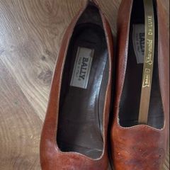 Bally Leather Upper and Soles Flat Tan Court  Shoes - Size 40.5