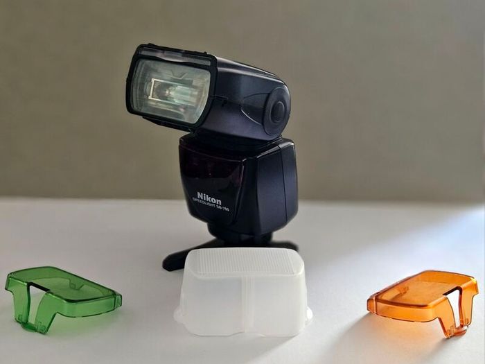 Nikon SB-700 Speedlight