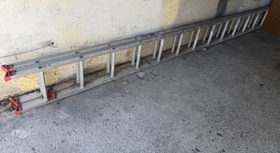 Extension Ladder (Youngman)