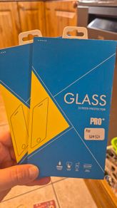 2 Samsung S24 screen protectors