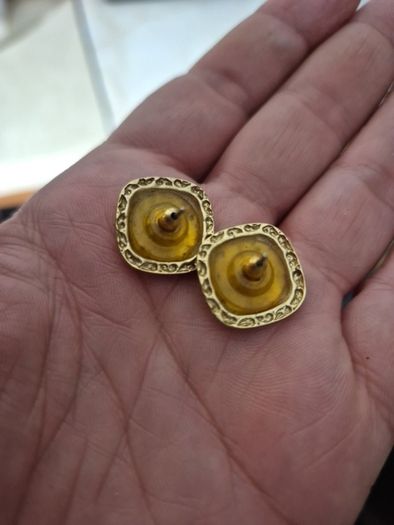 Vintage golden tone earrings