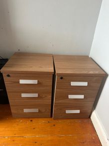 drawers/filing cabinets