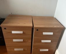drawers/filing cabinets