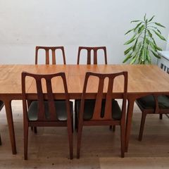Mid Century McIntosh Table and 6 chairs