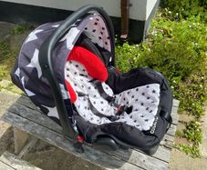Infant car seat Cosatto