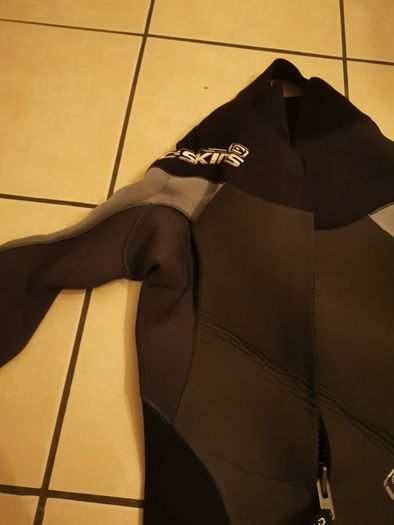 Wetsuit