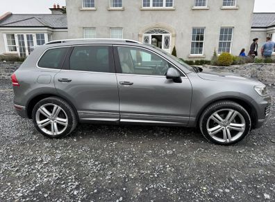 VW Toureg TDI R Line Commercial