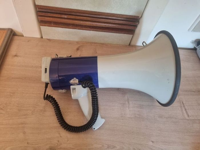 Radio Shack Powerhorn 32-2038 Portable Megaphone Vintage Handheld 10w Dc 12v