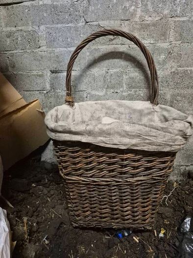 Wicker basket on wheels