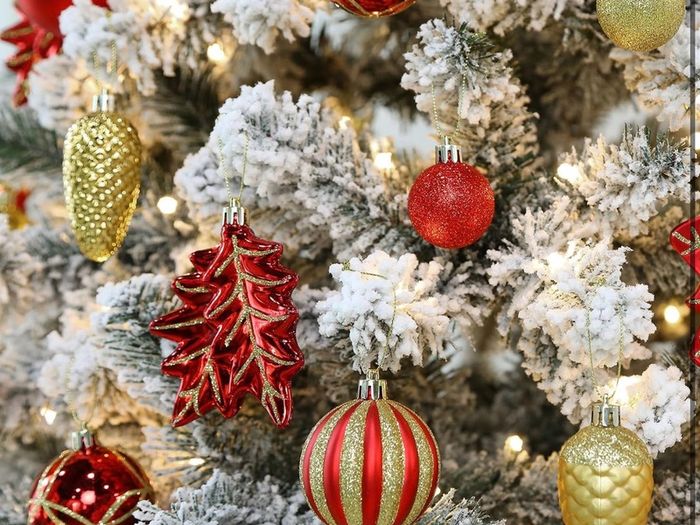106pcs Christmas Baubles Ornaments for Christmas Tree Decorations Shatterproof Plastic Decorative Baubles Set for Festival/Holiday/Wedding Party Decoration with Hooks Included,Red & Gold