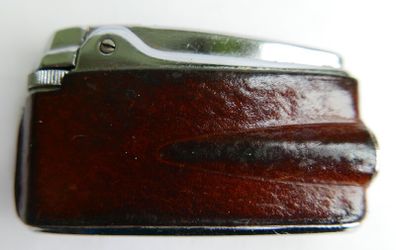 Vintage Ronson Varaflame Leather mid-60s
