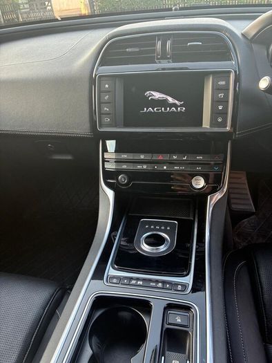 Jaguar XE 2018