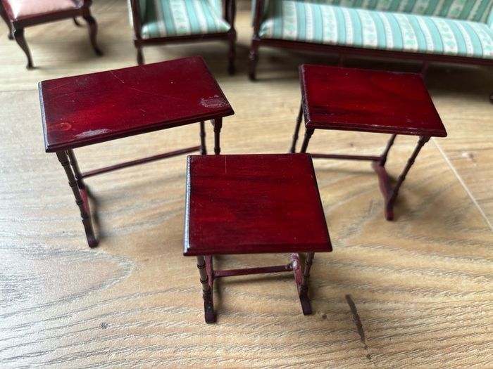 Quality Dolls House Mahogany Furniture Set 12 pieces