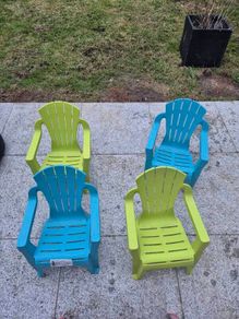 Outdoor table and chairs